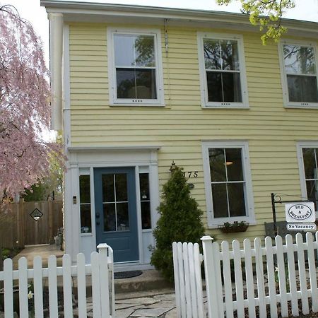 Queen Regent Bed & Breakfast Niagara-on-the-Lake ภายนอก รูปภาพ