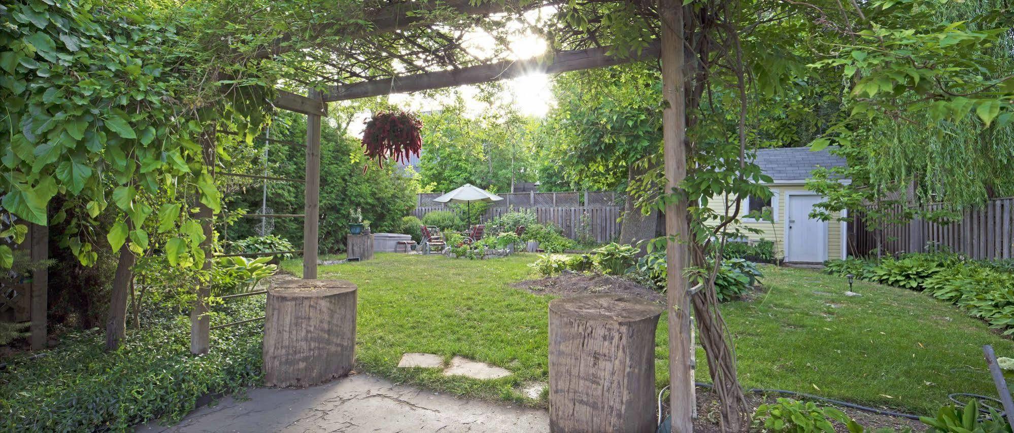 Queen Regent Bed & Breakfast Niagara-on-the-Lake ภายนอก รูปภาพ
